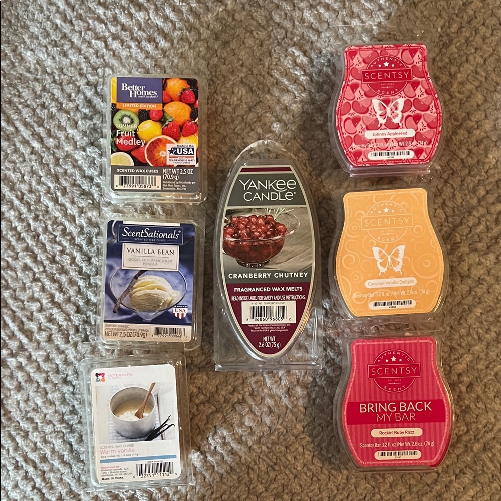 SCENTSY YANKEE & others wax melts some full&some not.Total 1 set of 7 pkgs